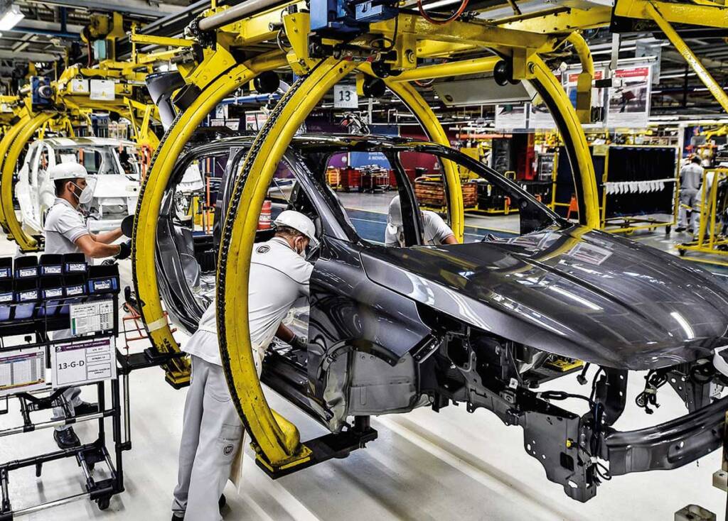 Indústria nacional cresceu e produziu mais de 2,37 milhões de veículos em 2022