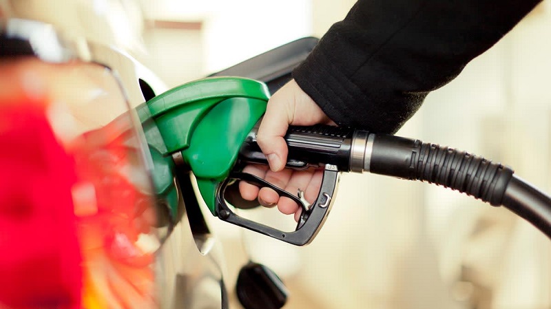 Oficial: gasolina e etanol terão aumento de preço em março com volta de impostos