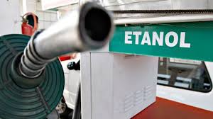 Grupo Stellantis volta a trabalhar em motor movido só a etanol para o Brasil