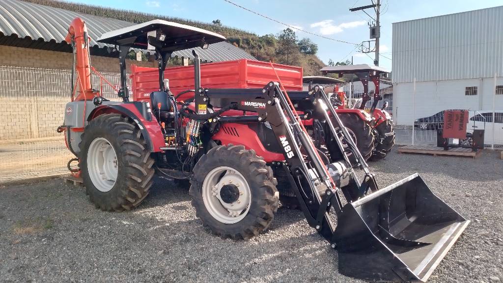 Trator Solis 80 4×4 com pá carregadeira 2026 0km