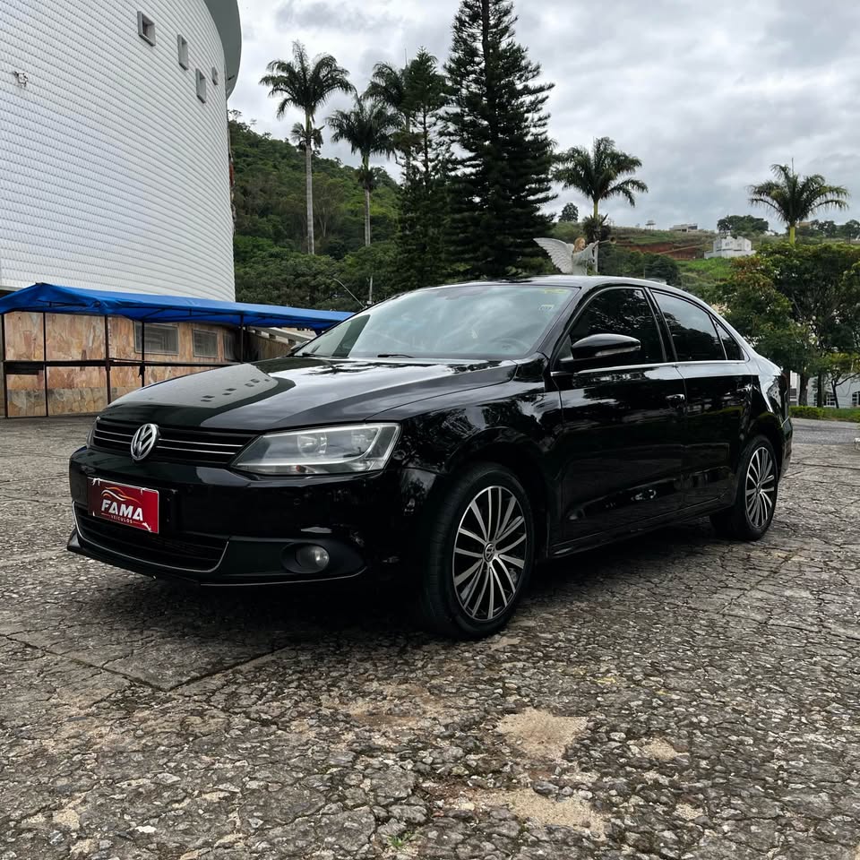 VOLKSWAGEN JETTA HIGHLINE 2.0 TSI AUT 2014