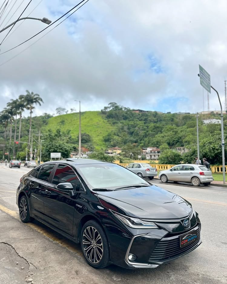 TOYOTA COROLLA ALTIS 2.0 HYBRID AUT 2023