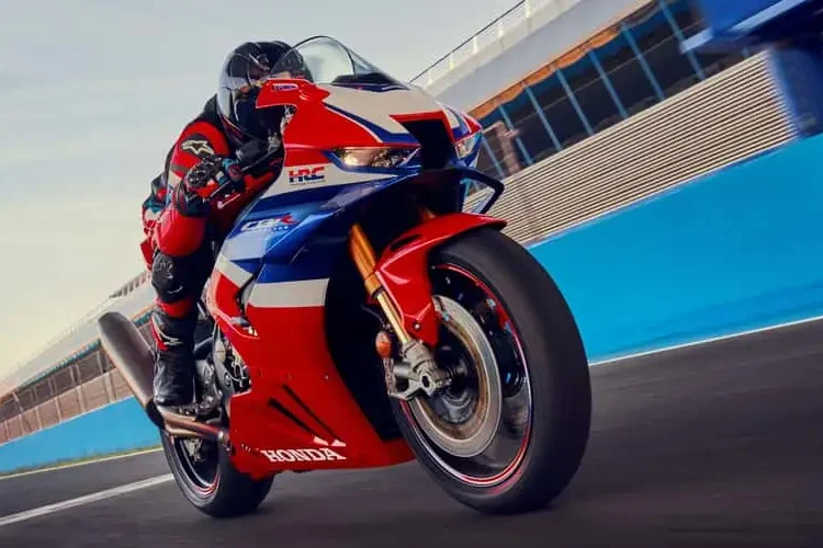Honda lança a nova CBR 1000 RR-R Fireblade SP; veja o preço e o que muda