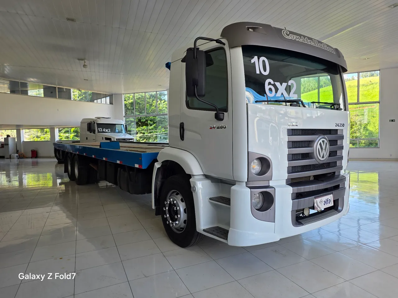 VOLKSWAGEN 24.250 6X2 PLATAFORMA 2010