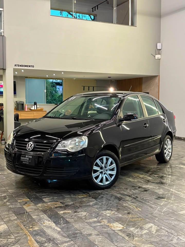 VOLKSWAGEN POLO SEDAN 1.6 2011